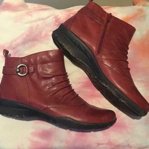 Earth booties Bordeaux